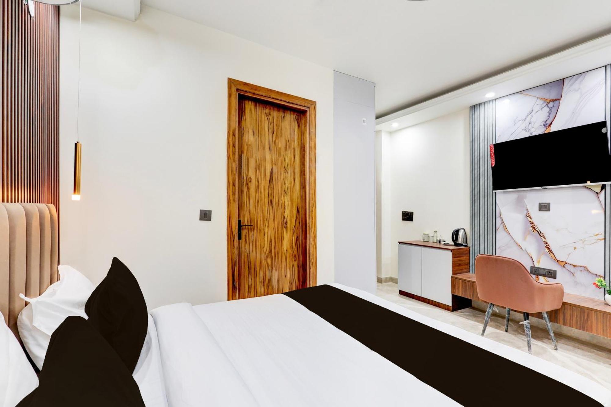 Super Hotel O Sector 43 Gurgaon Eksteriør bilde