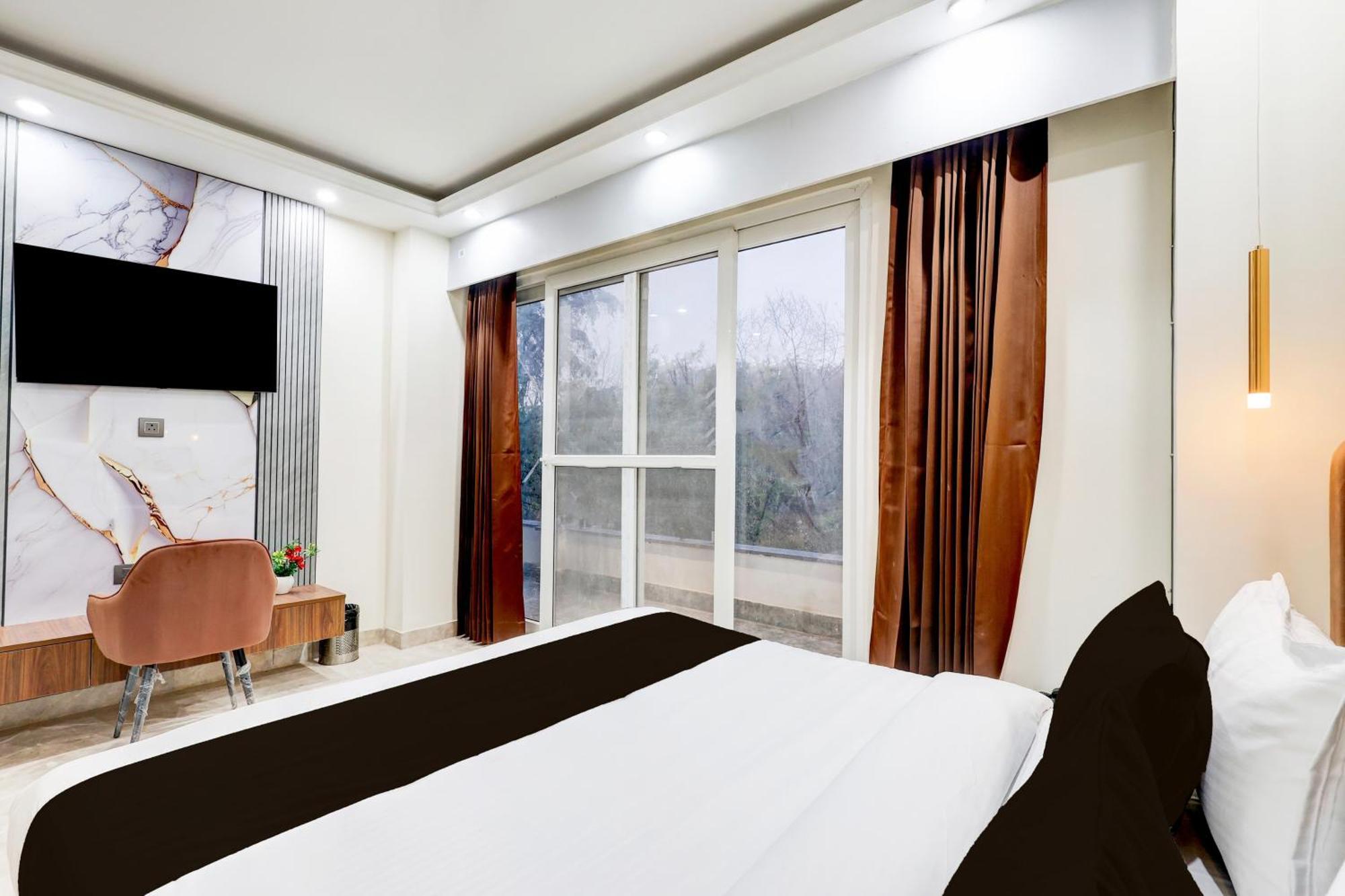 Super Hotel O Sector 43 Gurgaon Eksteriør bilde